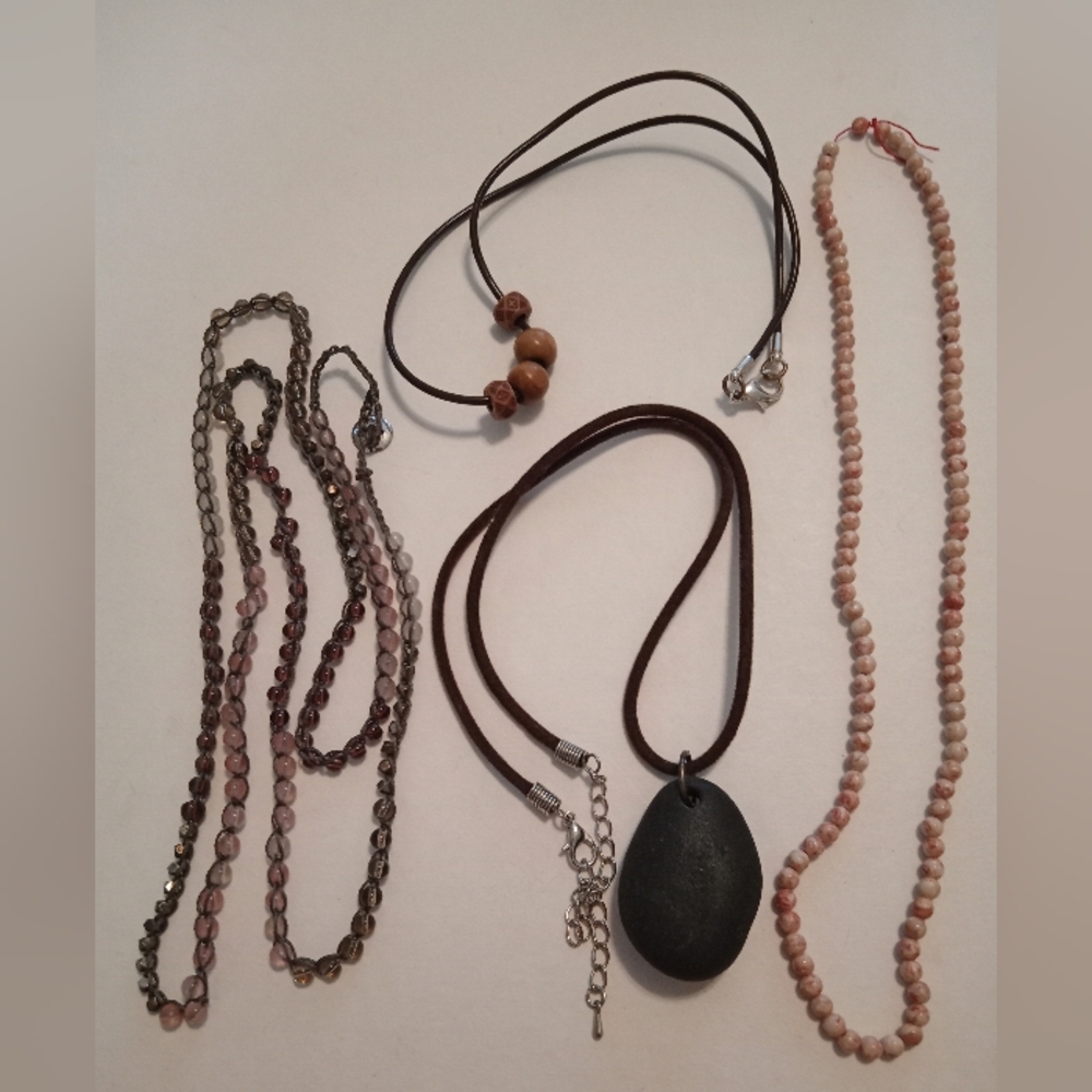 #281. Bundle Of: 4 Necklaces